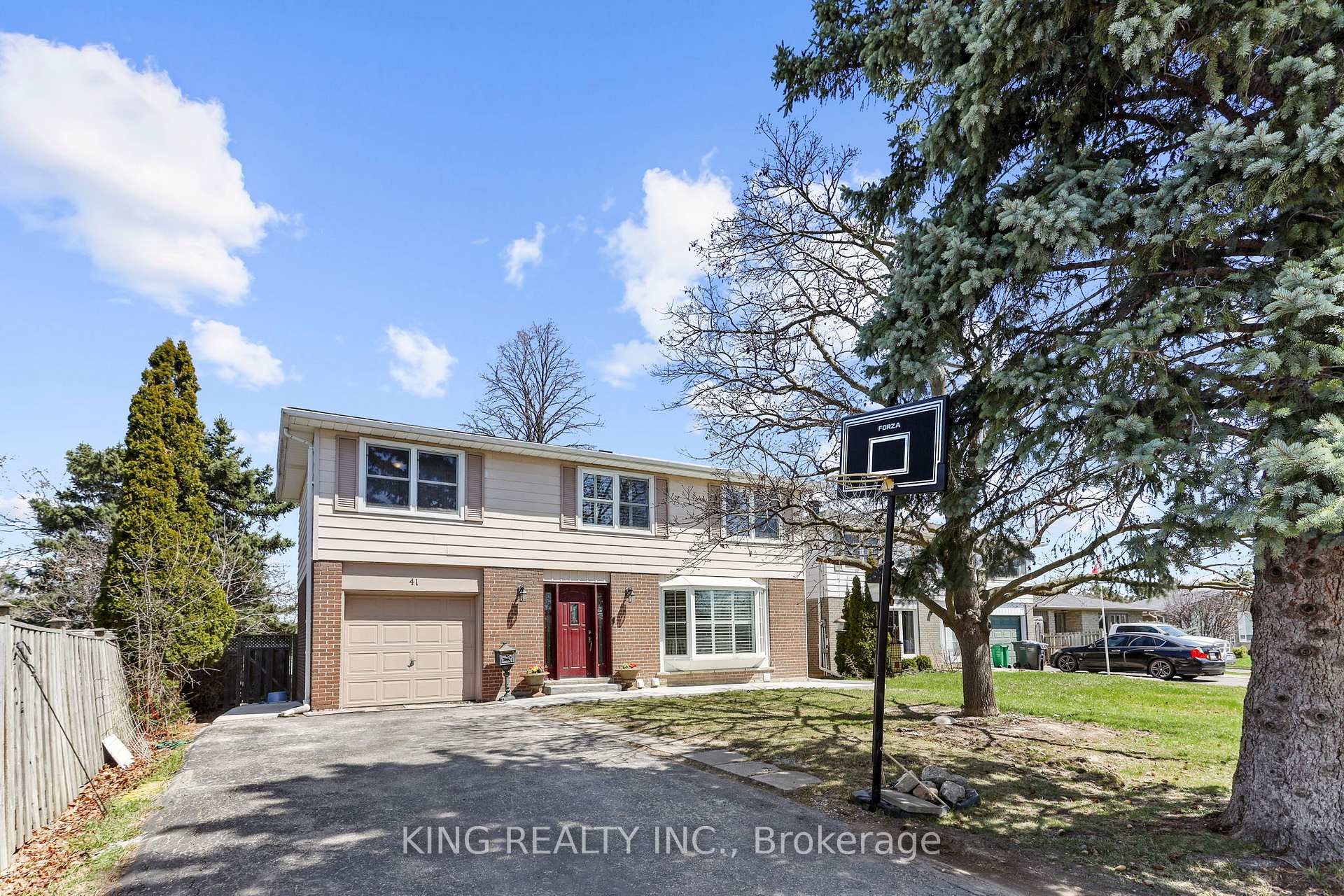 Front of 41 Caldwell Crescent