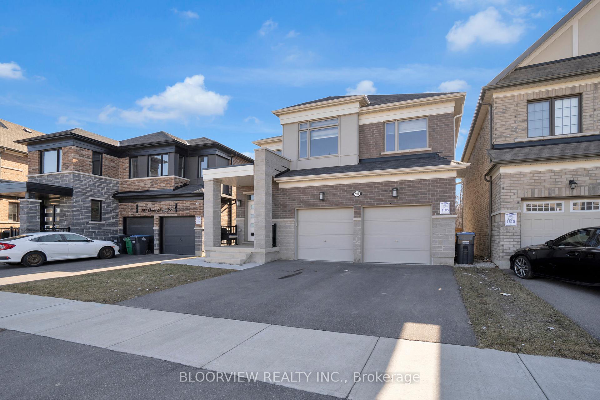 Front of 594 Queen Mary Drive N