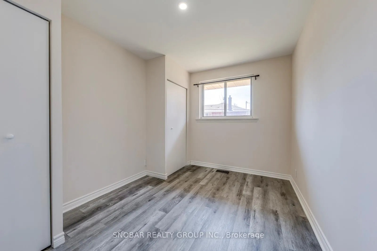 Photo 11 of 82 Celestine Drive, Etobicoke, Willowridge-Martingrove-Richview — HOMEH