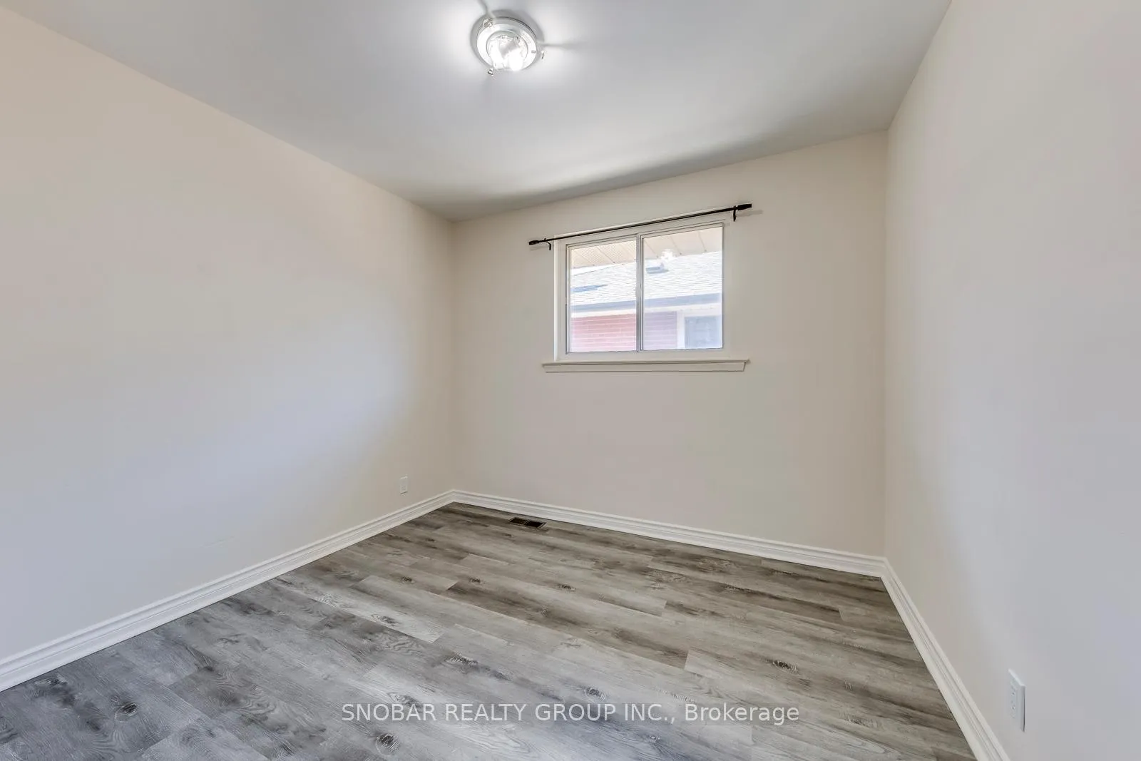 Photo 13 of 82 Celestine Drive, Etobicoke, Willowridge-Martingrove-Richview — HOMEH