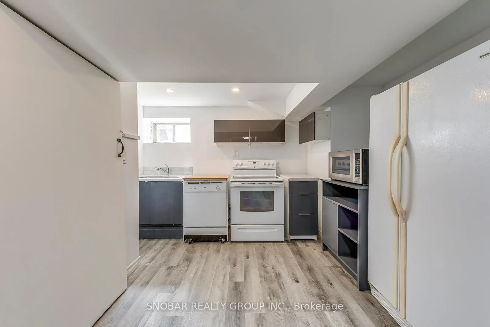 Photo 19 of 82 Celestine Drive, Etobicoke, Willowridge-Martingrove-Richview — HOMEH