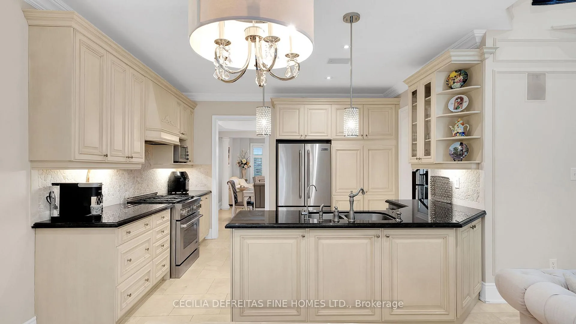 Photo 13 of 328 St. Urbain Drive, Vaughan, Vellore Village — HOMEH