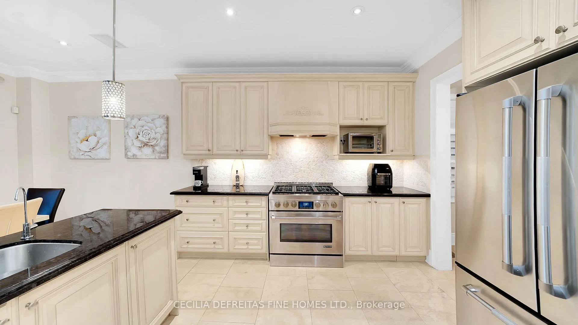 Photo 16 of 328 St. Urbain Drive, Vaughan, Vellore Village — HOMEH