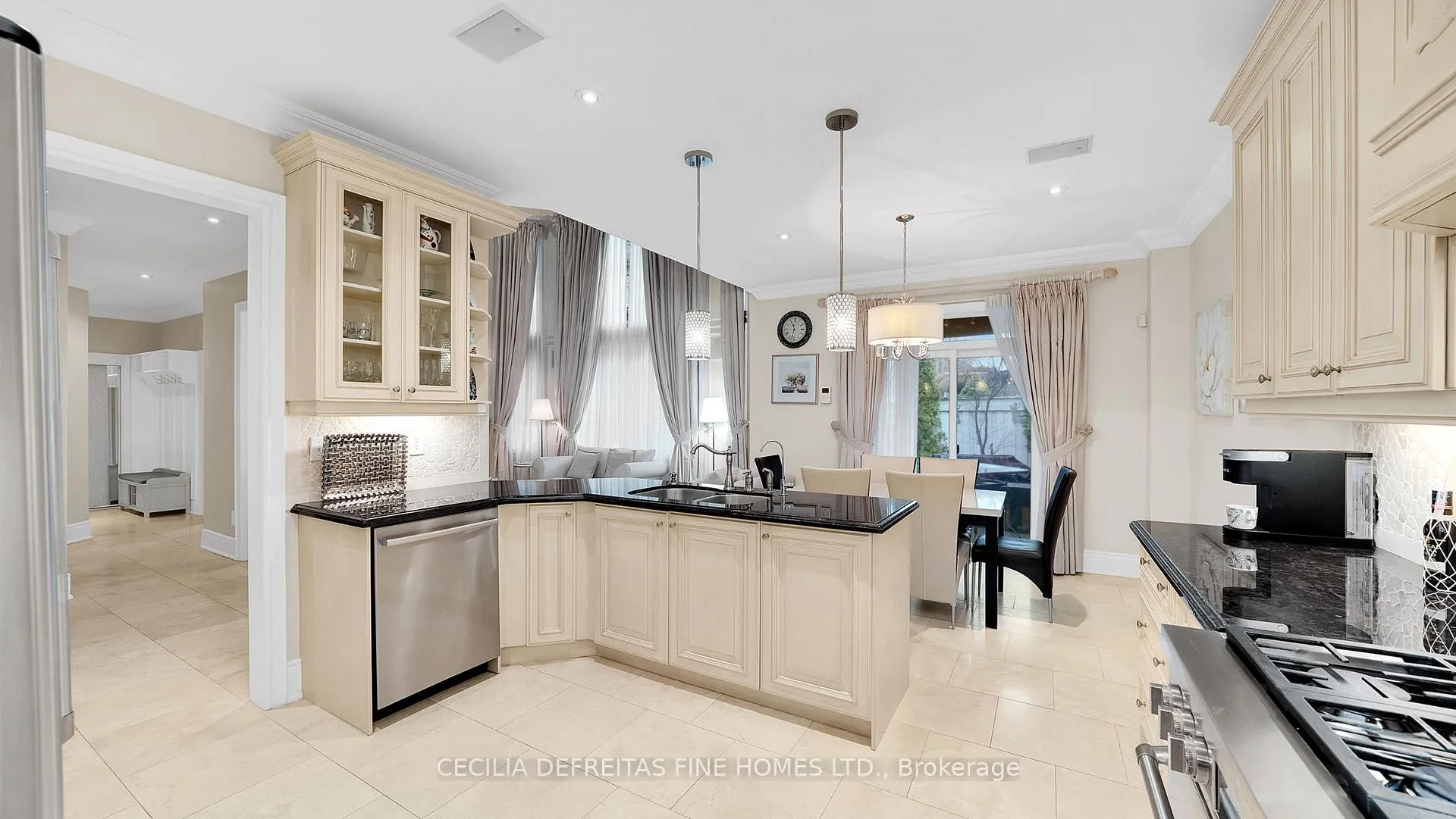 Photo 17 of 328 St. Urbain Drive, Vaughan, Vellore Village — HOMEH
