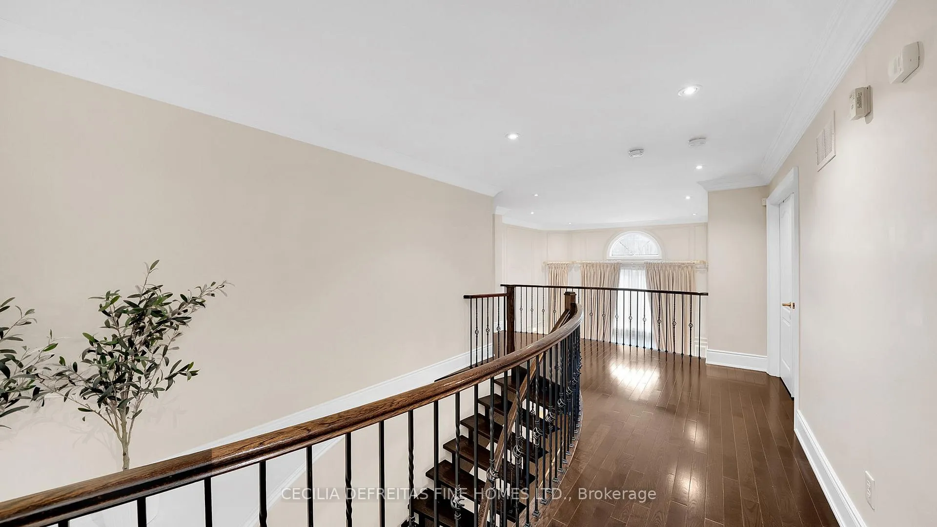 Photo 20 of 328 St. Urbain Drive, Vaughan, Vellore Village — HOMEH