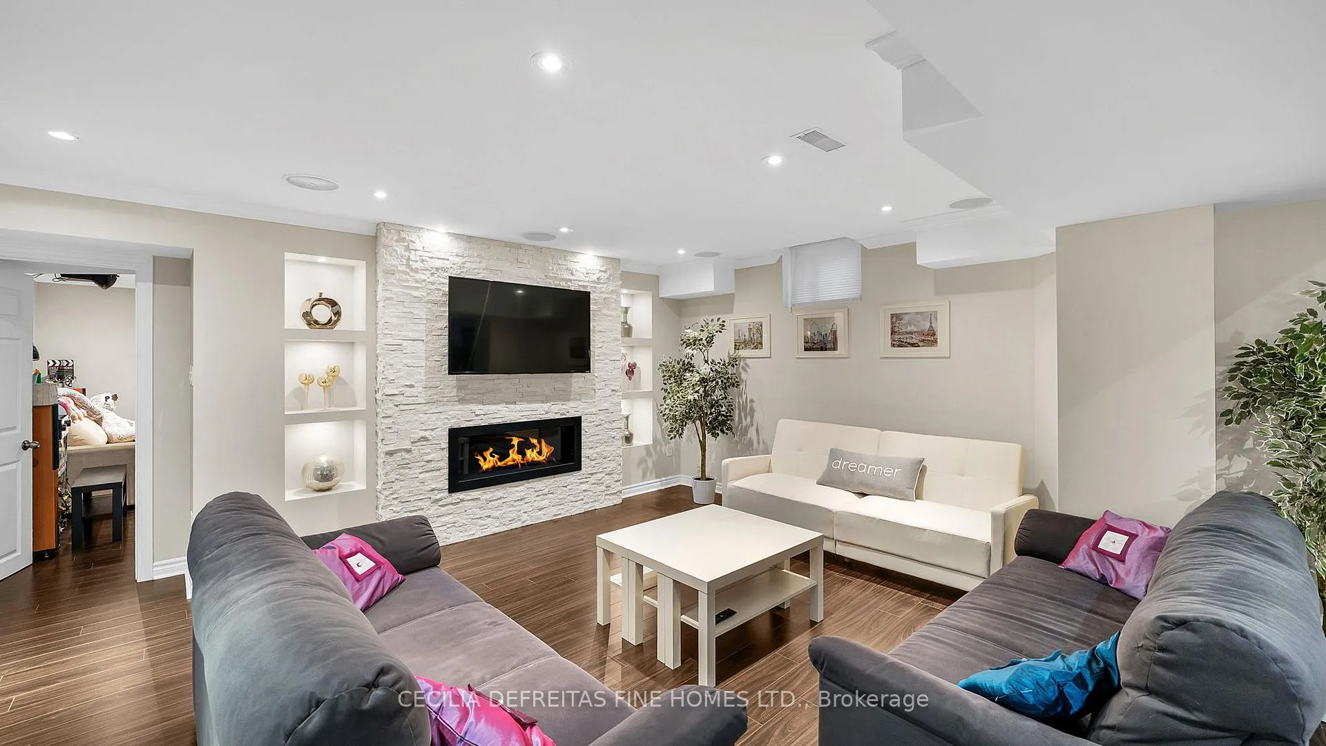 Photo 35 of 328 St. Urbain Drive, Vaughan, Vellore Village — HOMEH