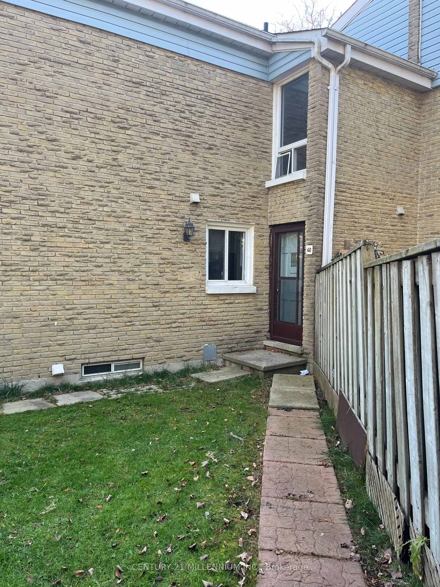 Photo 6 of Unit 60, 33 Burns Drive, Guelph, Riverside Park — HOMEH