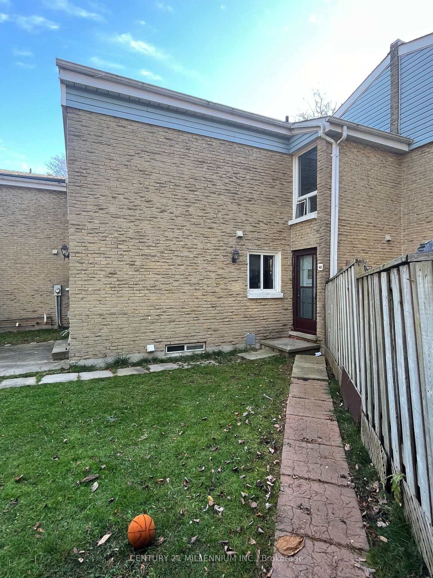Photo 7 of Unit 60, 33 Burns Drive, Guelph, Riverside Park — HOMEH