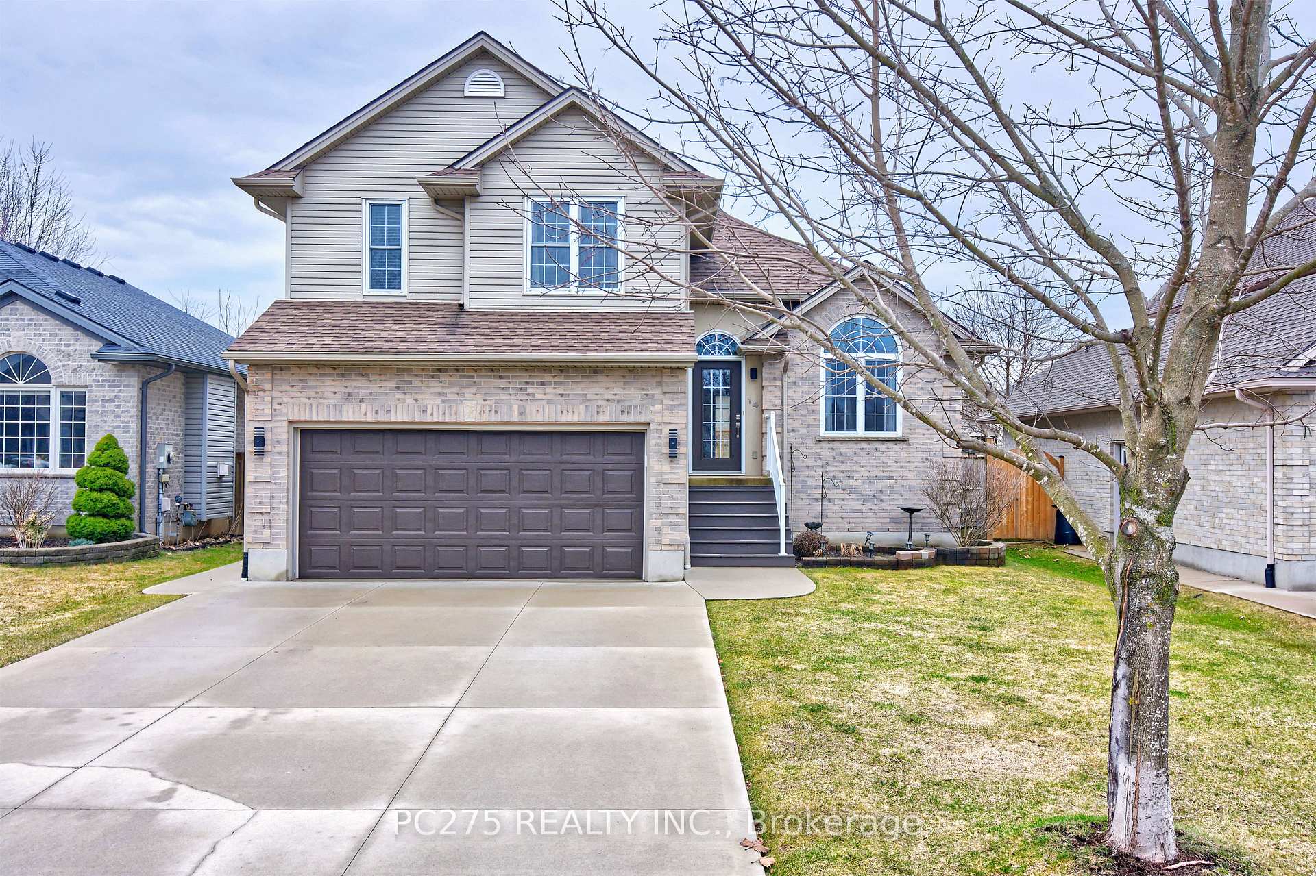 Front of 14 Redtail Court
