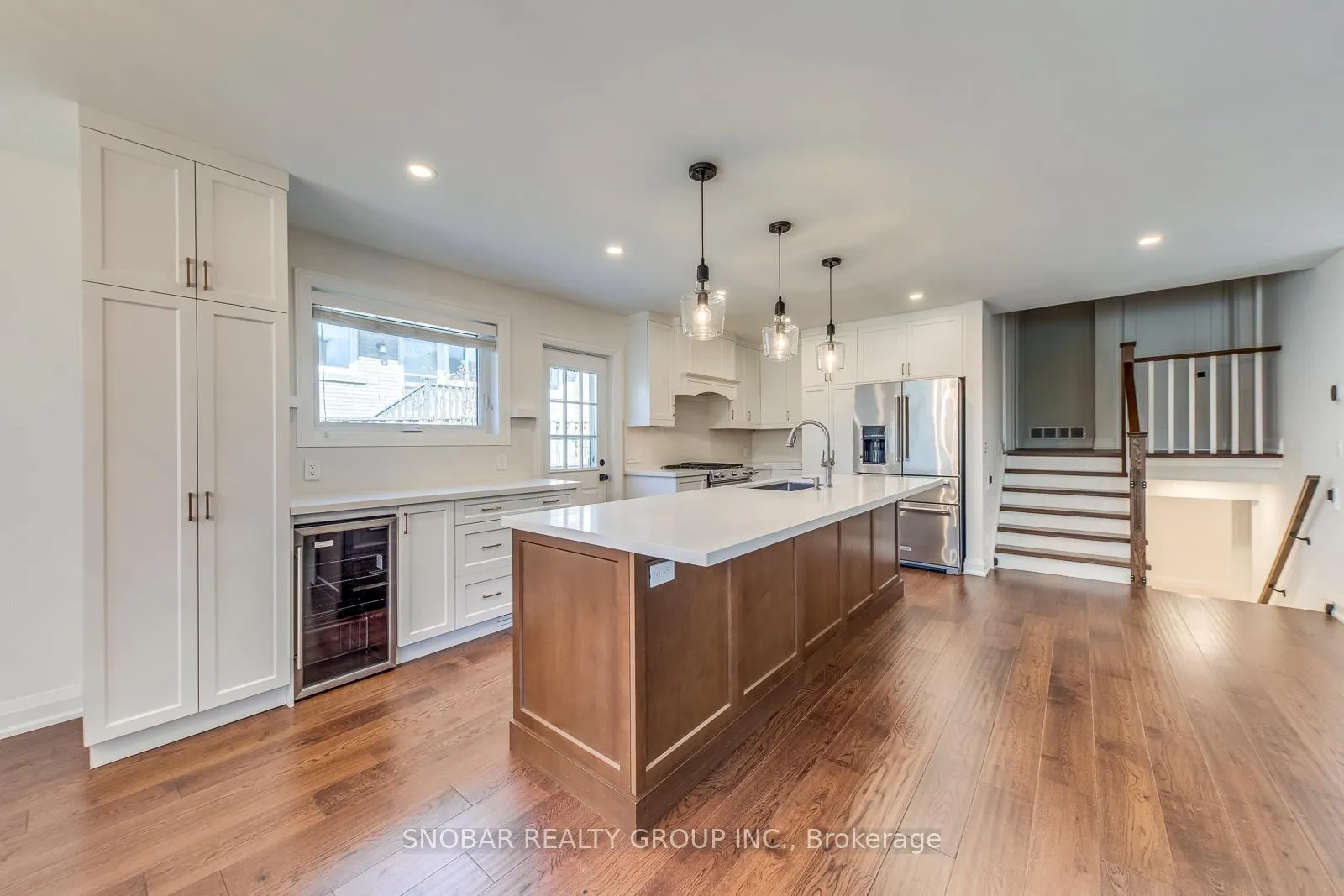 Photo 3 of 19 Vanderbrent Crescent, Etobicoke, Willowridge-Martingrove-Richview — HOMEH