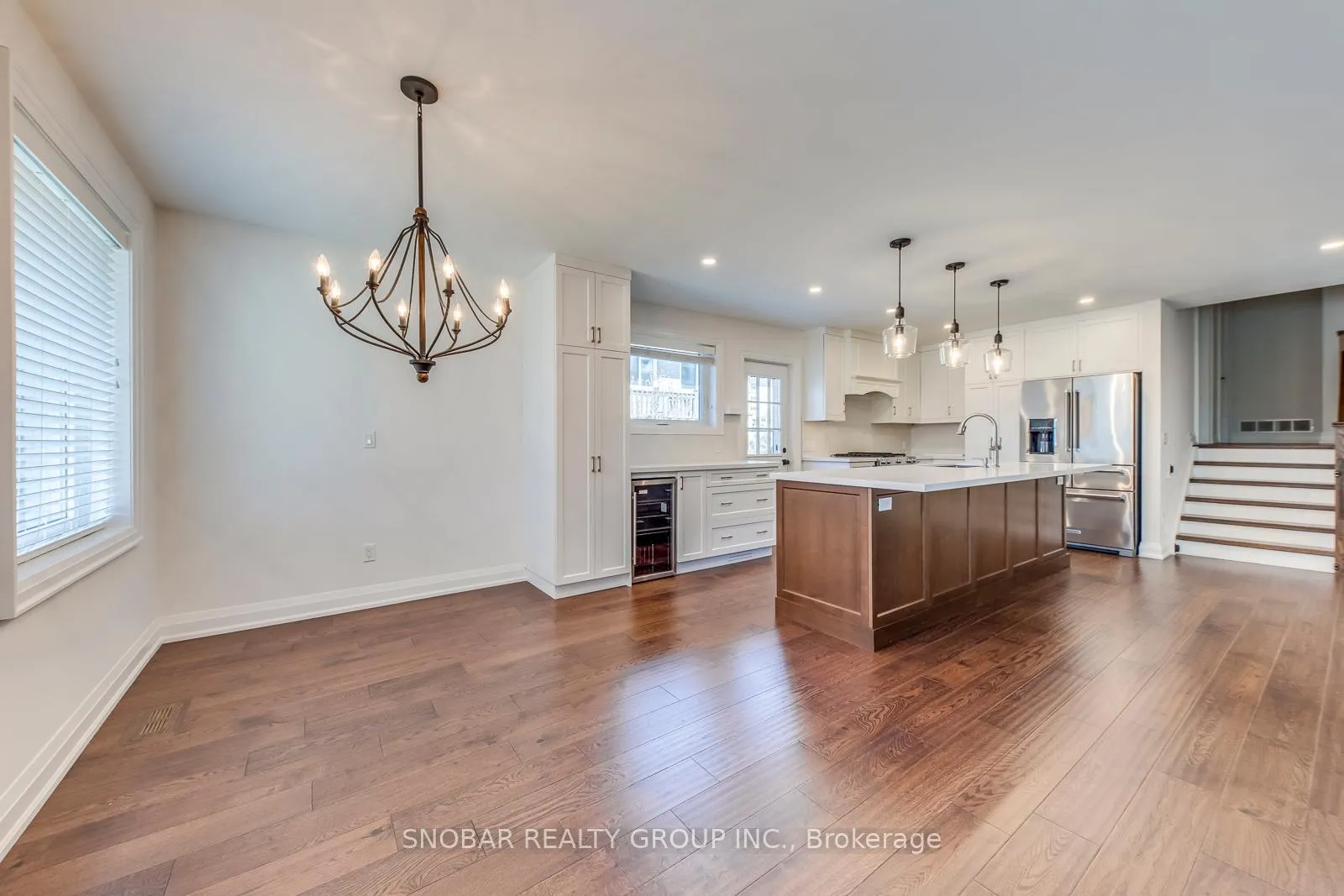Photo 5 of 19 Vanderbrent Crescent, Etobicoke, Willowridge-Martingrove-Richview — HOMEH