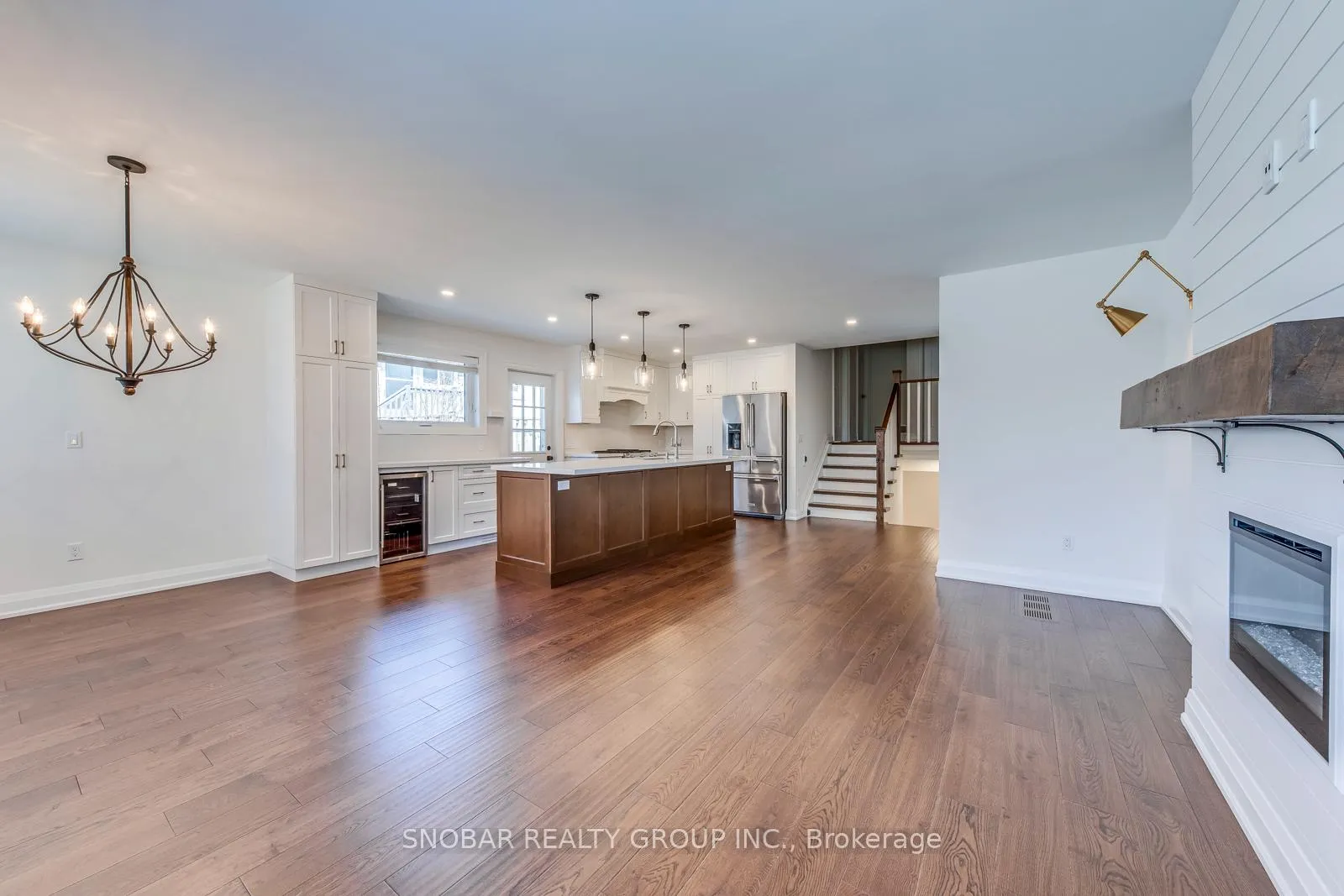 Photo 7 of 19 Vanderbrent Crescent, Etobicoke, Willowridge-Martingrove-Richview — HOMEH