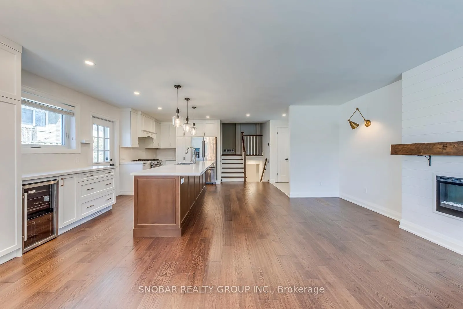 Photo 8 of 19 Vanderbrent Crescent, Etobicoke, Willowridge-Martingrove-Richview — HOMEH
