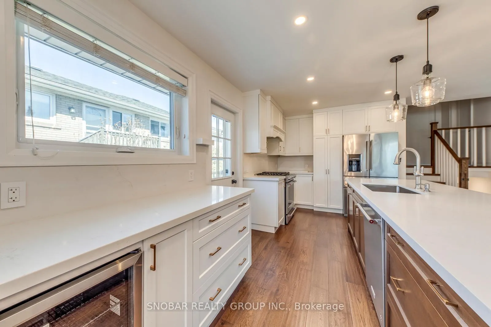 Photo 10 of 19 Vanderbrent Crescent, Etobicoke, Willowridge-Martingrove-Richview — HOMEH