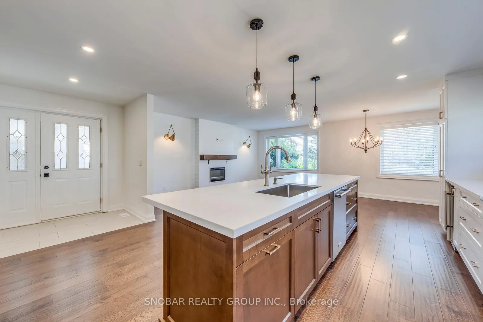 Photo 12 of 19 Vanderbrent Crescent, Etobicoke, Willowridge-Martingrove-Richview — HOMEH
