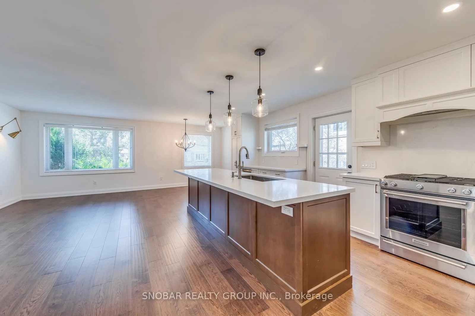 Photo 13 of 19 Vanderbrent Crescent, Etobicoke, Willowridge-Martingrove-Richview — HOMEH