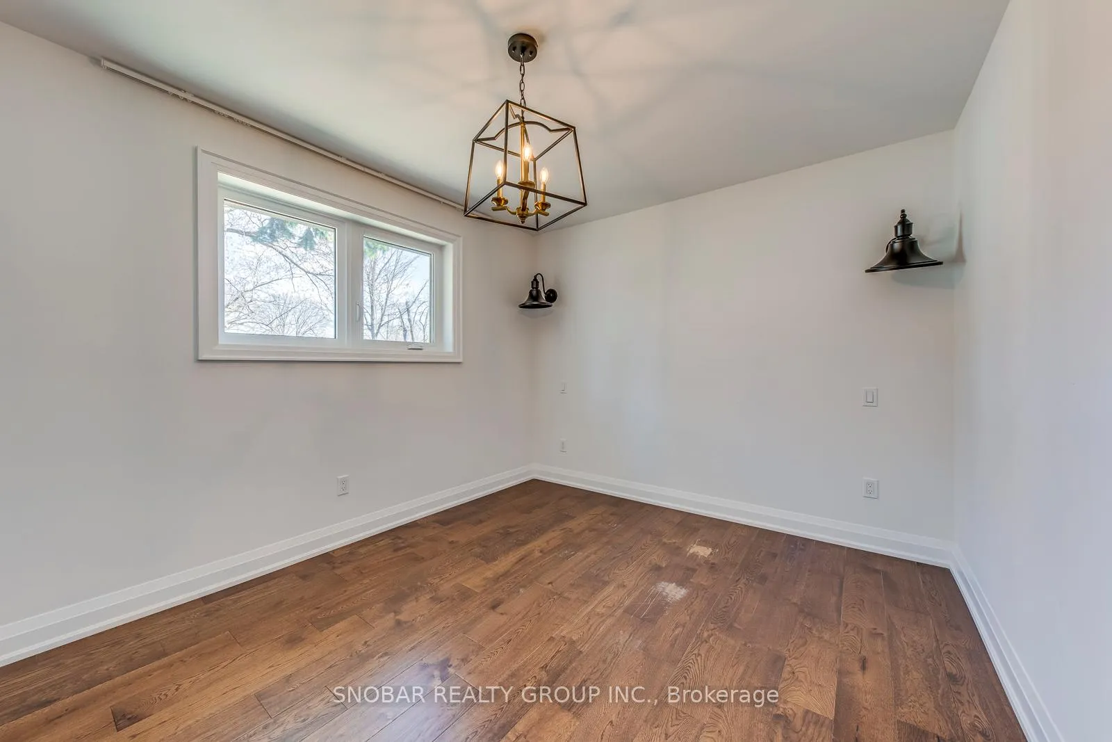 Photo 16 of 19 Vanderbrent Crescent, Etobicoke, Willowridge-Martingrove-Richview — HOMEH