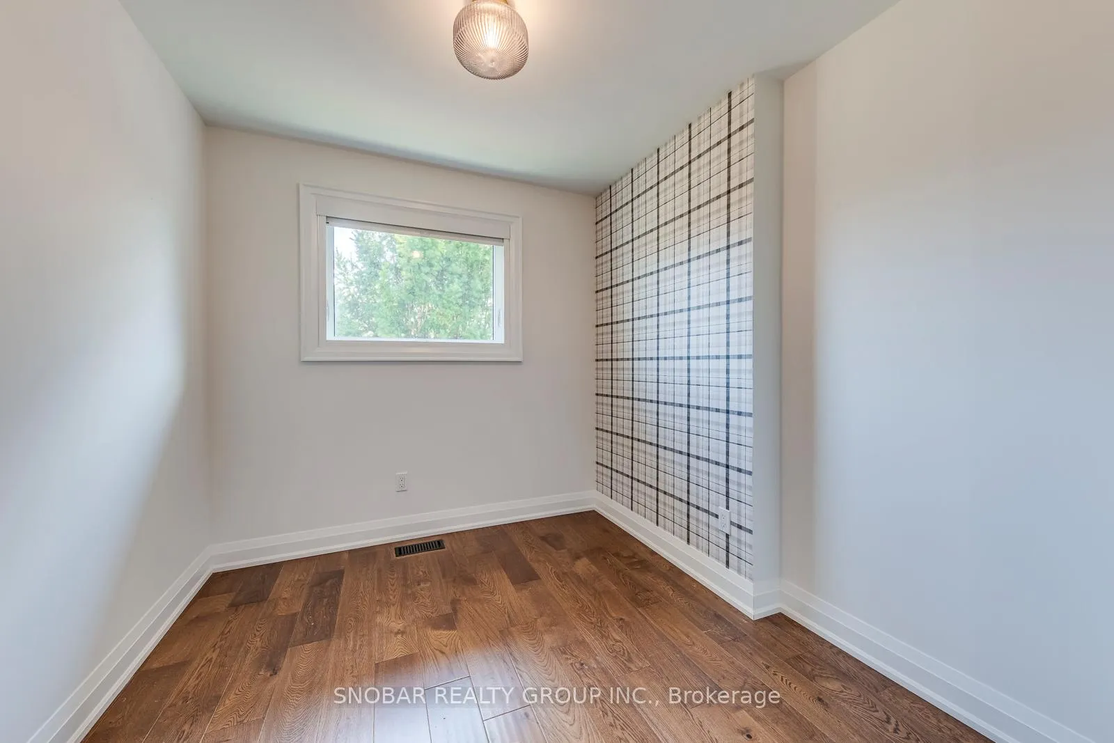 Photo 18 of 19 Vanderbrent Crescent, Etobicoke, Willowridge-Martingrove-Richview — HOMEH