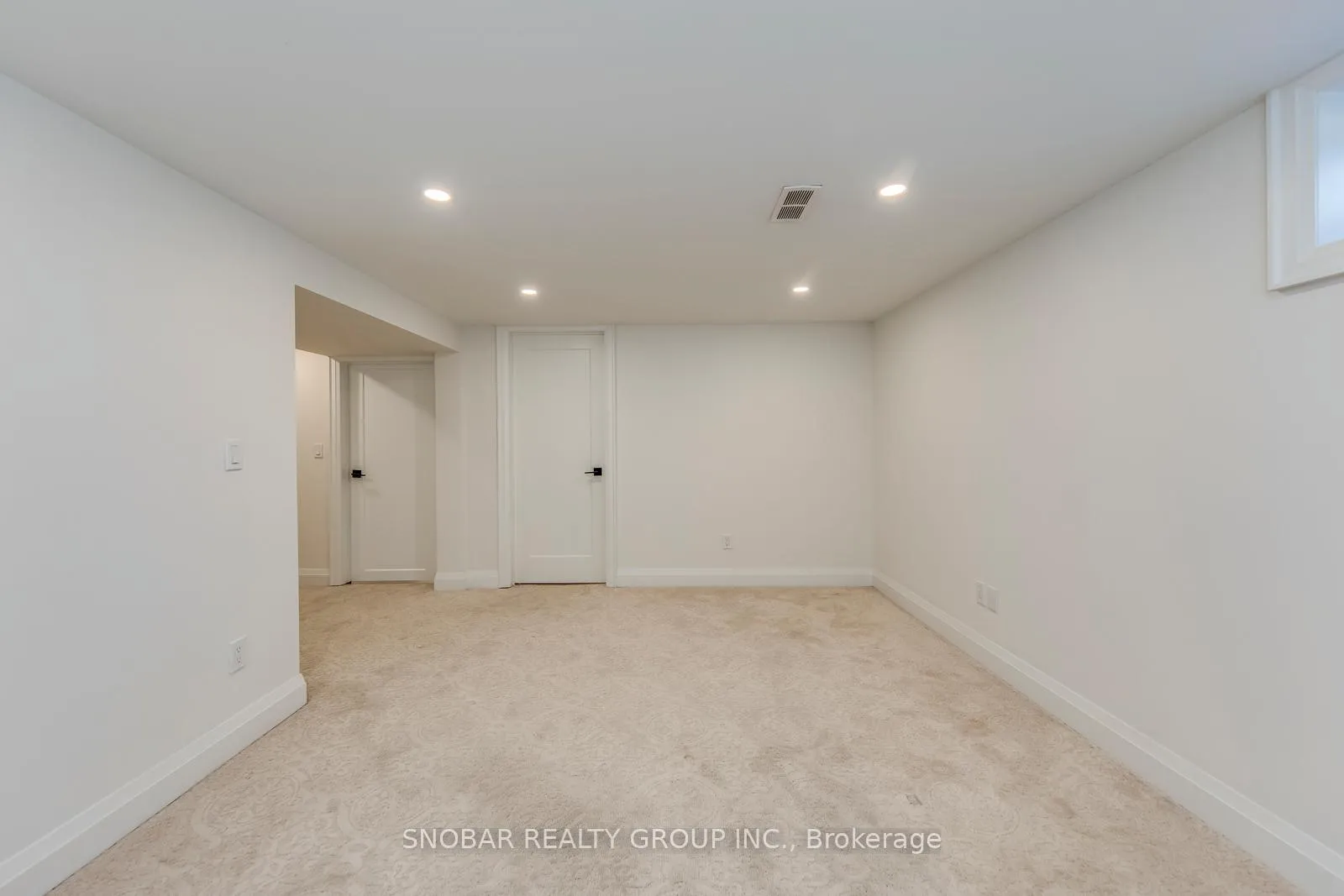Photo 21 of 19 Vanderbrent Crescent, Etobicoke, Willowridge-Martingrove-Richview — HOMEH