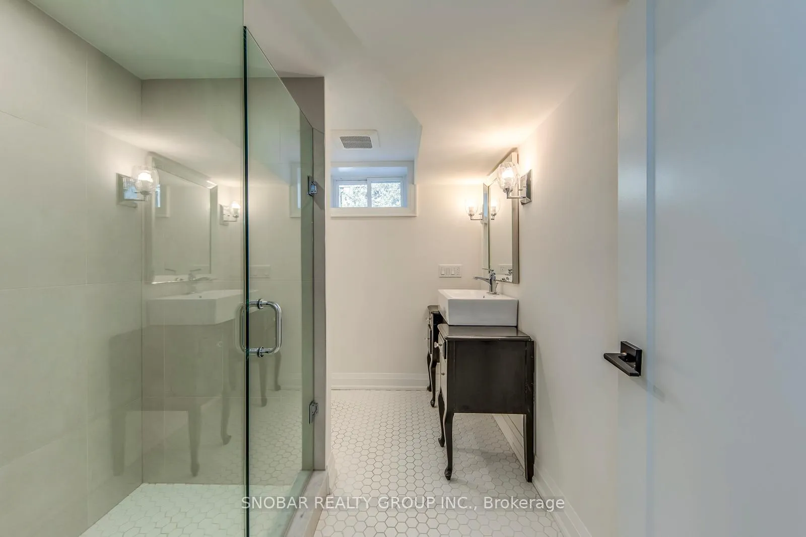 Photo 22 of 19 Vanderbrent Crescent, Etobicoke, Willowridge-Martingrove-Richview — HOMEH