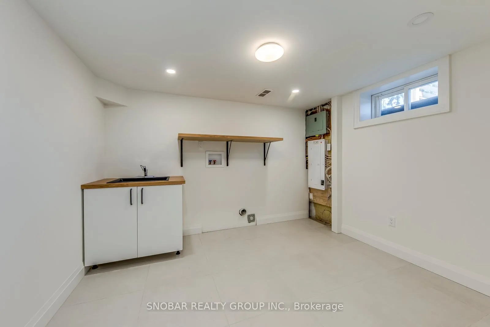 Photo 23 of 19 Vanderbrent Crescent, Etobicoke, Willowridge-Martingrove-Richview — HOMEH