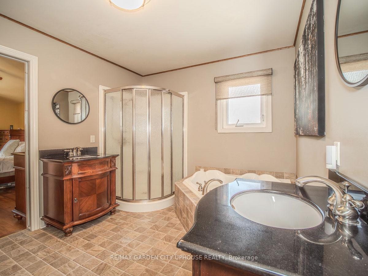 Photo 12 of 55 Tecumseh Street, St. Catharines, Bunting/Linwell — HOMEH