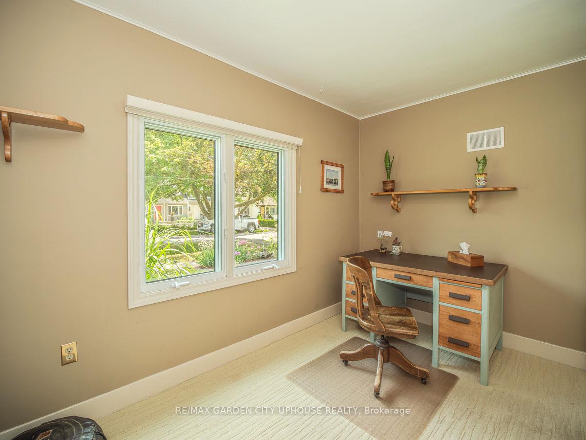 Photo 15 of 55 Tecumseh Street, St. Catharines, Bunting/Linwell — HOMEH