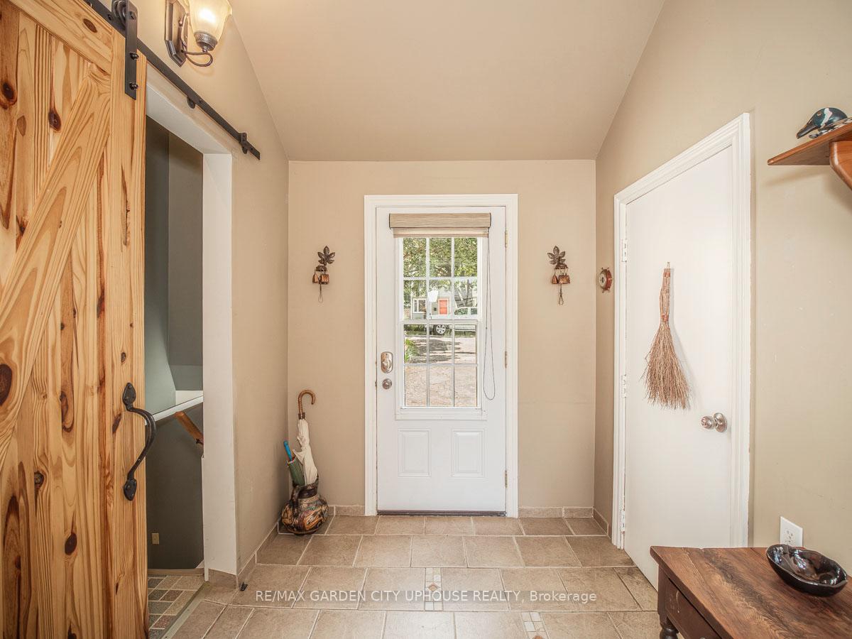 Photo 16 of 55 Tecumseh Street, St. Catharines, Bunting/Linwell — HOMEH
