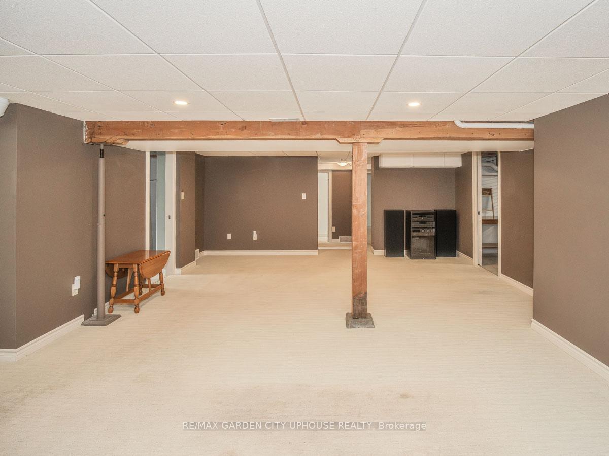 Photo 17 of 55 Tecumseh Street, St. Catharines, Bunting/Linwell — HOMEH