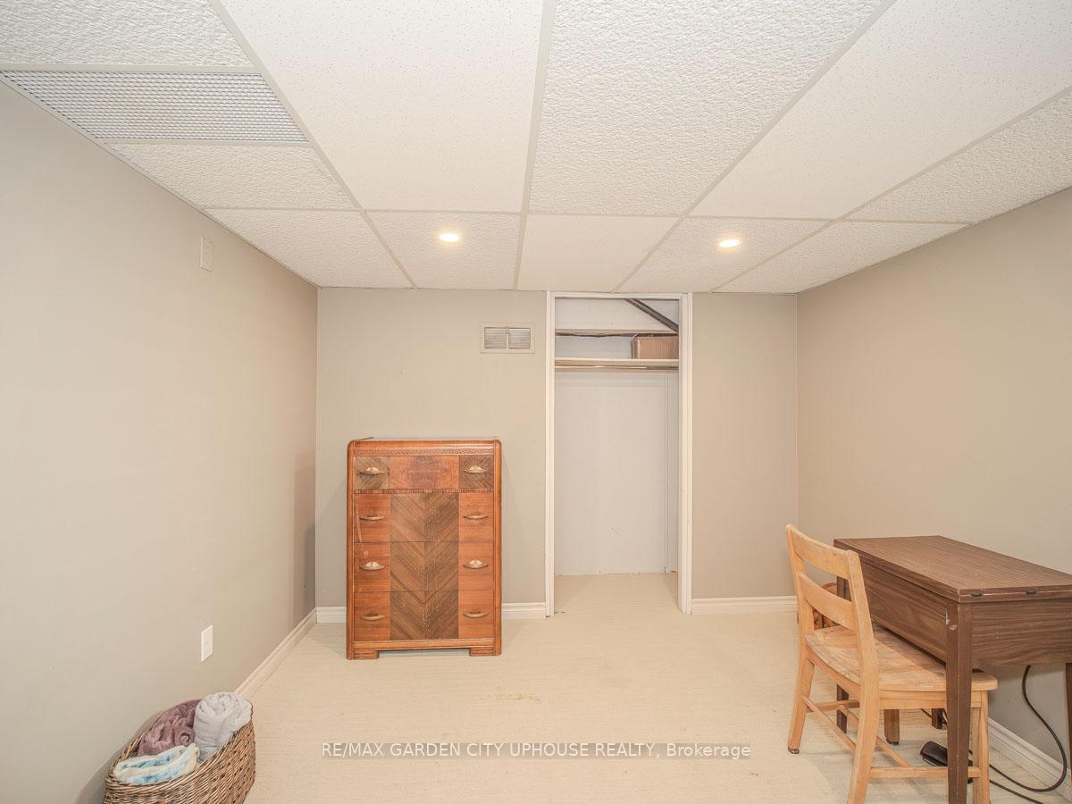 Photo 18 of 55 Tecumseh Street, St. Catharines, Bunting/Linwell — HOMEH