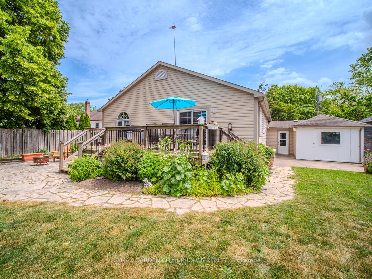 Photo 20 of 55 Tecumseh Street, St. Catharines, Bunting/Linwell — HOMEH