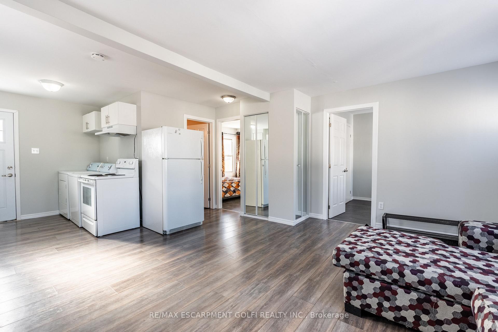 Photo 9 of 19 Weston Road, St. Catharines, Western Hill — HOMEH