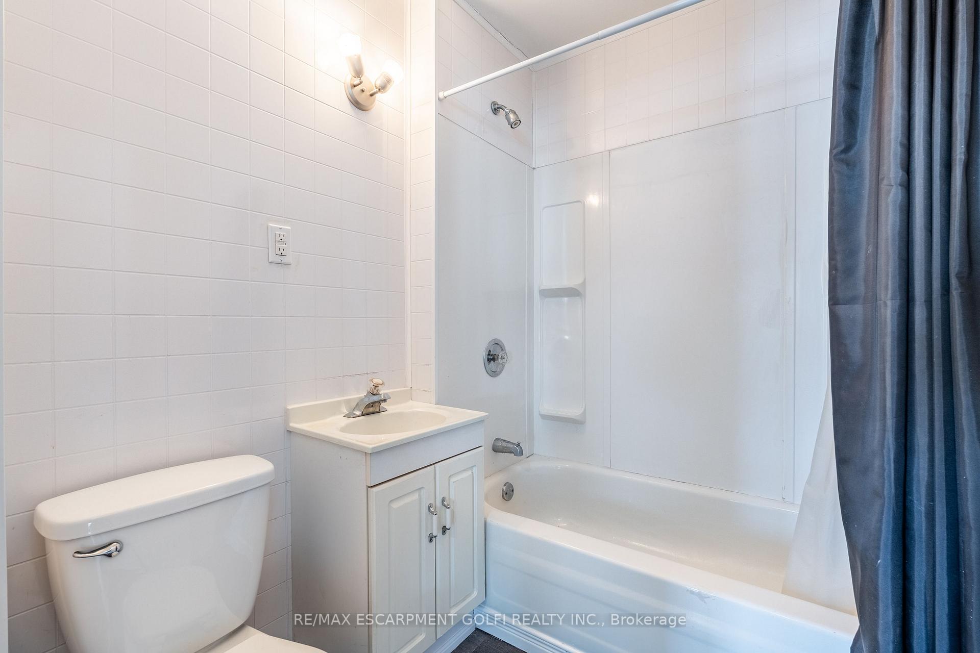 Photo 16 of 19 Weston Road, St. Catharines, Western Hill — HOMEH
