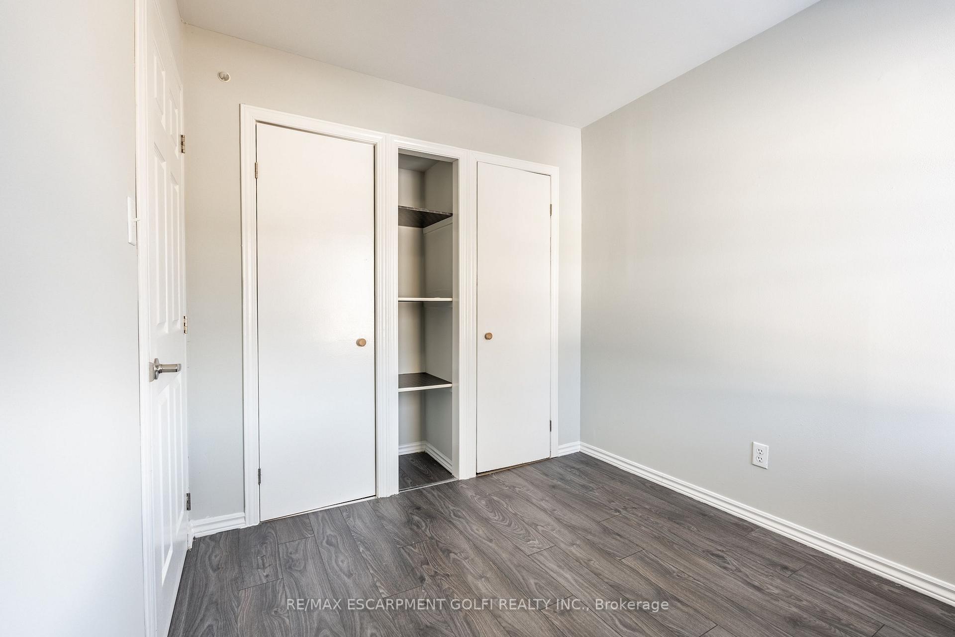 Photo 23 of 19 Weston Road, St. Catharines, Western Hill — HOMEH