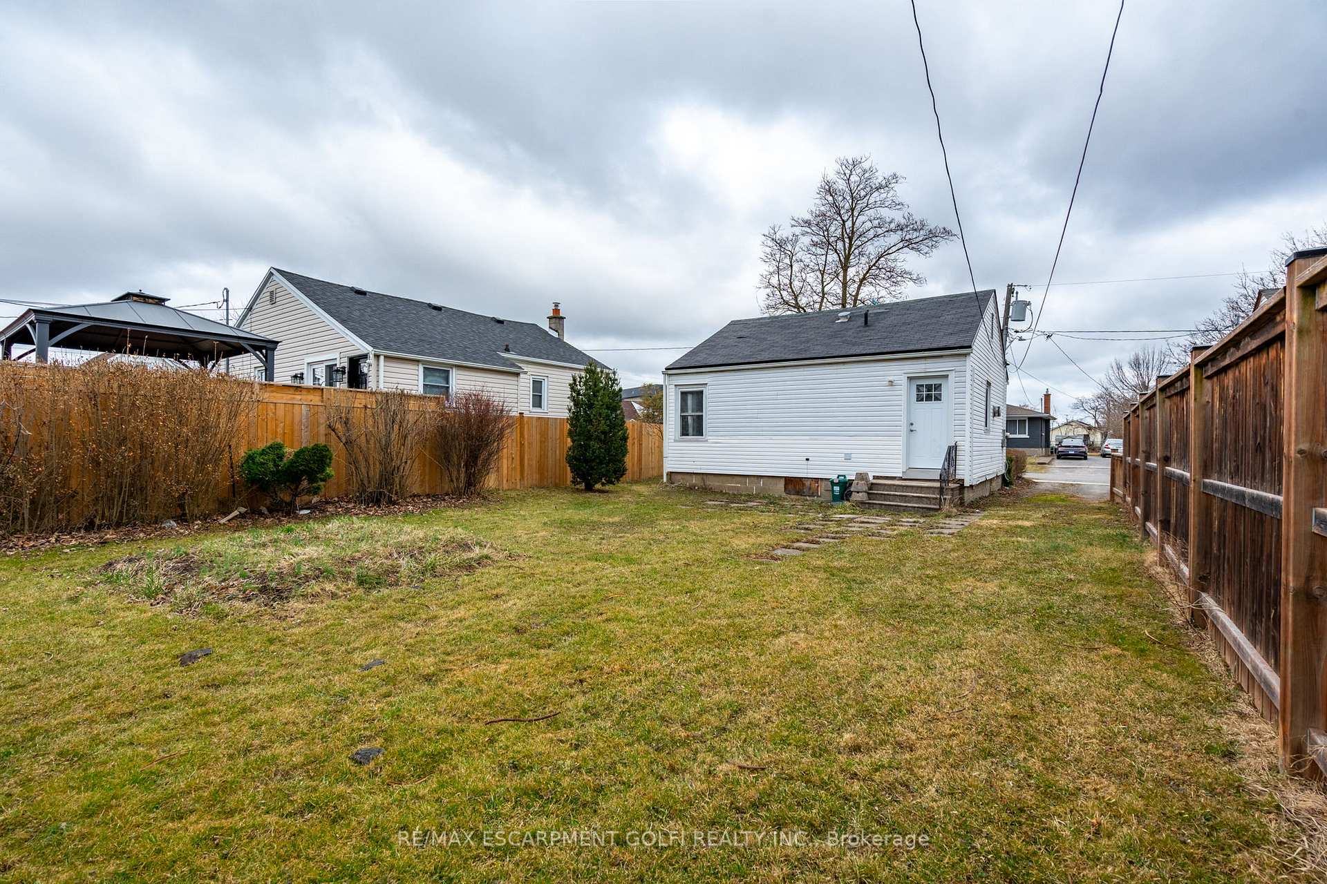 Photo 31 of 19 Weston Road, St. Catharines, Western Hill — HOMEH