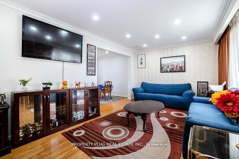 Photo 10 of 3 Leneck Avenue, Brampton, Northwood Park — HOMEH