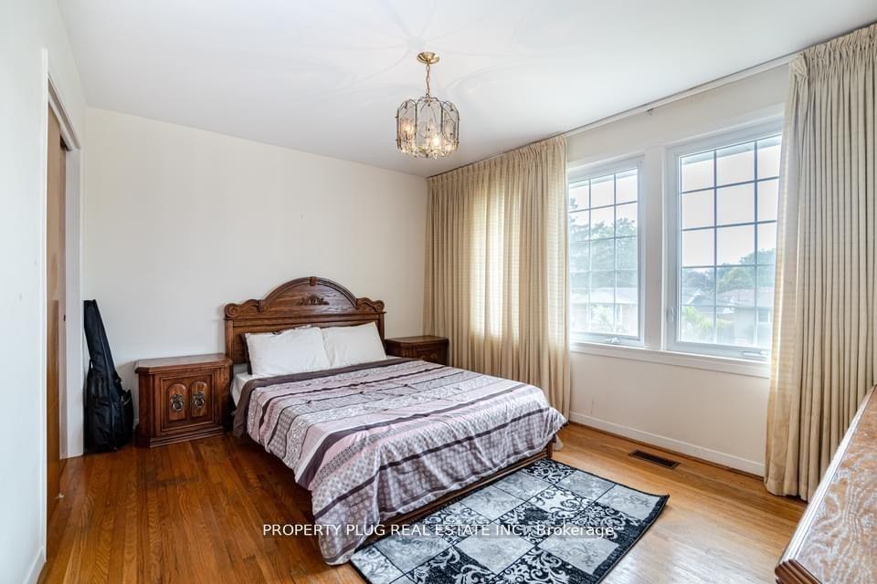 Photo 15 of 3 Leneck Avenue, Brampton, Northwood Park — HOMEH