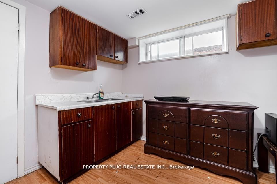 Photo 18 of 3 Leneck Avenue, Brampton, Northwood Park — HOMEH