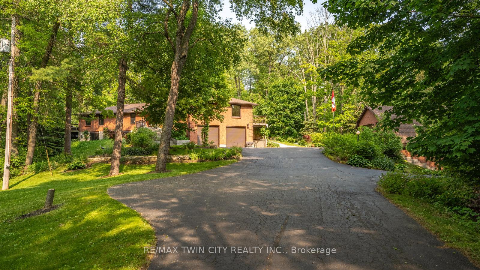 Photo 4 of 520 Blue Lake Road, Brant, South Dumfries — HOMEH