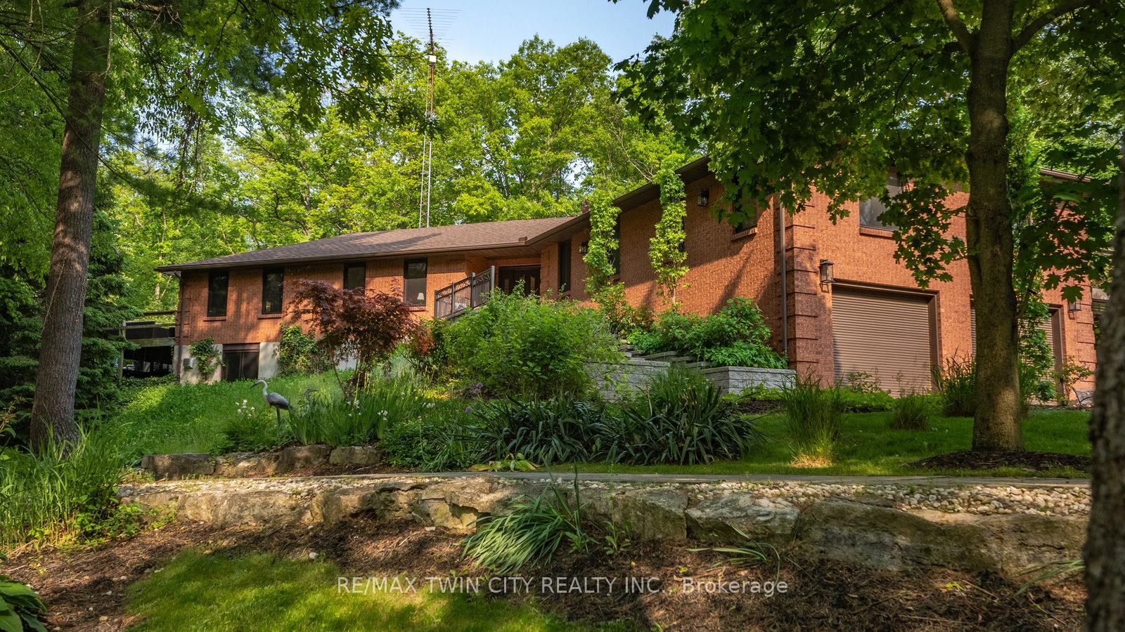 Photo 2 of 520 Blue Lake Road, Brant, South Dumfries — HOMEH