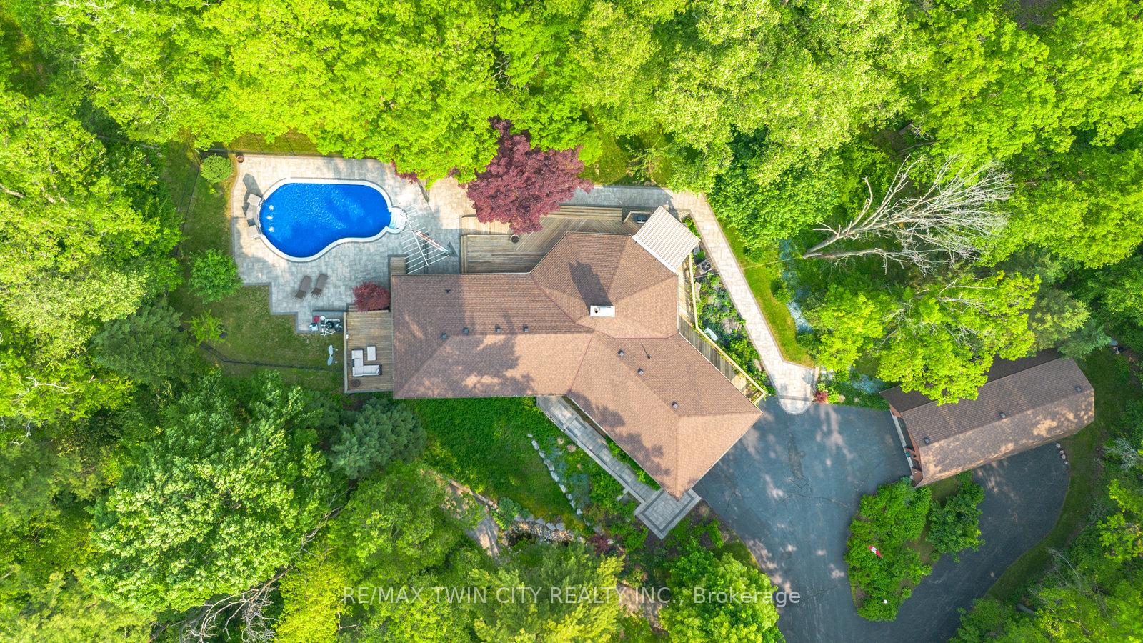 Photo 3 of 520 Blue Lake Road, Brant, South Dumfries — HOMEH