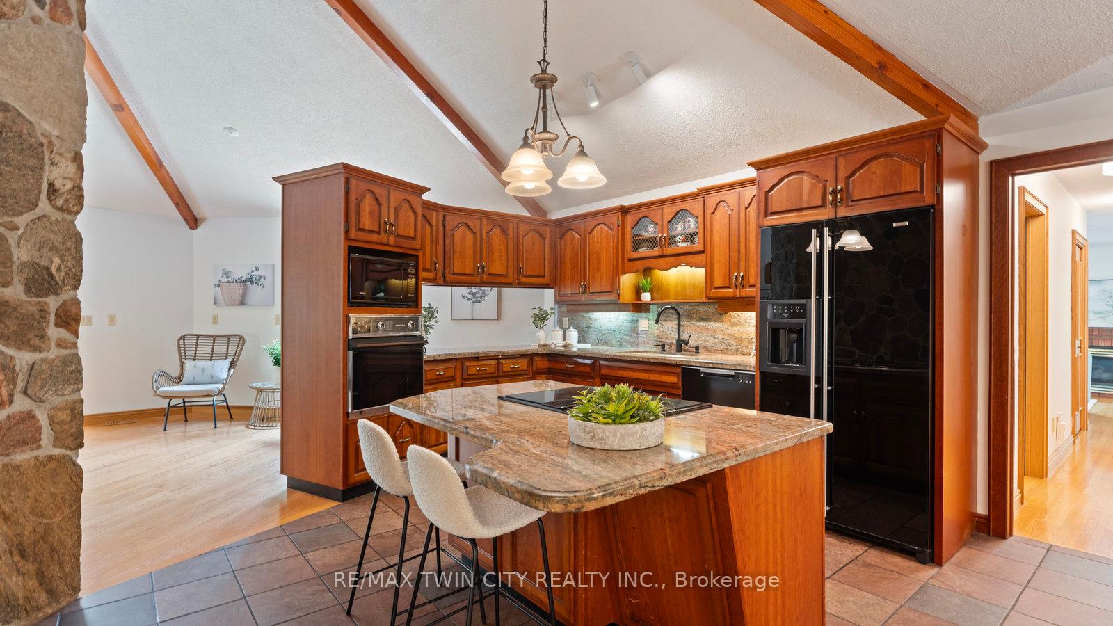 Photo 9 of 520 Blue Lake Road, Brant, South Dumfries — HOMEH
