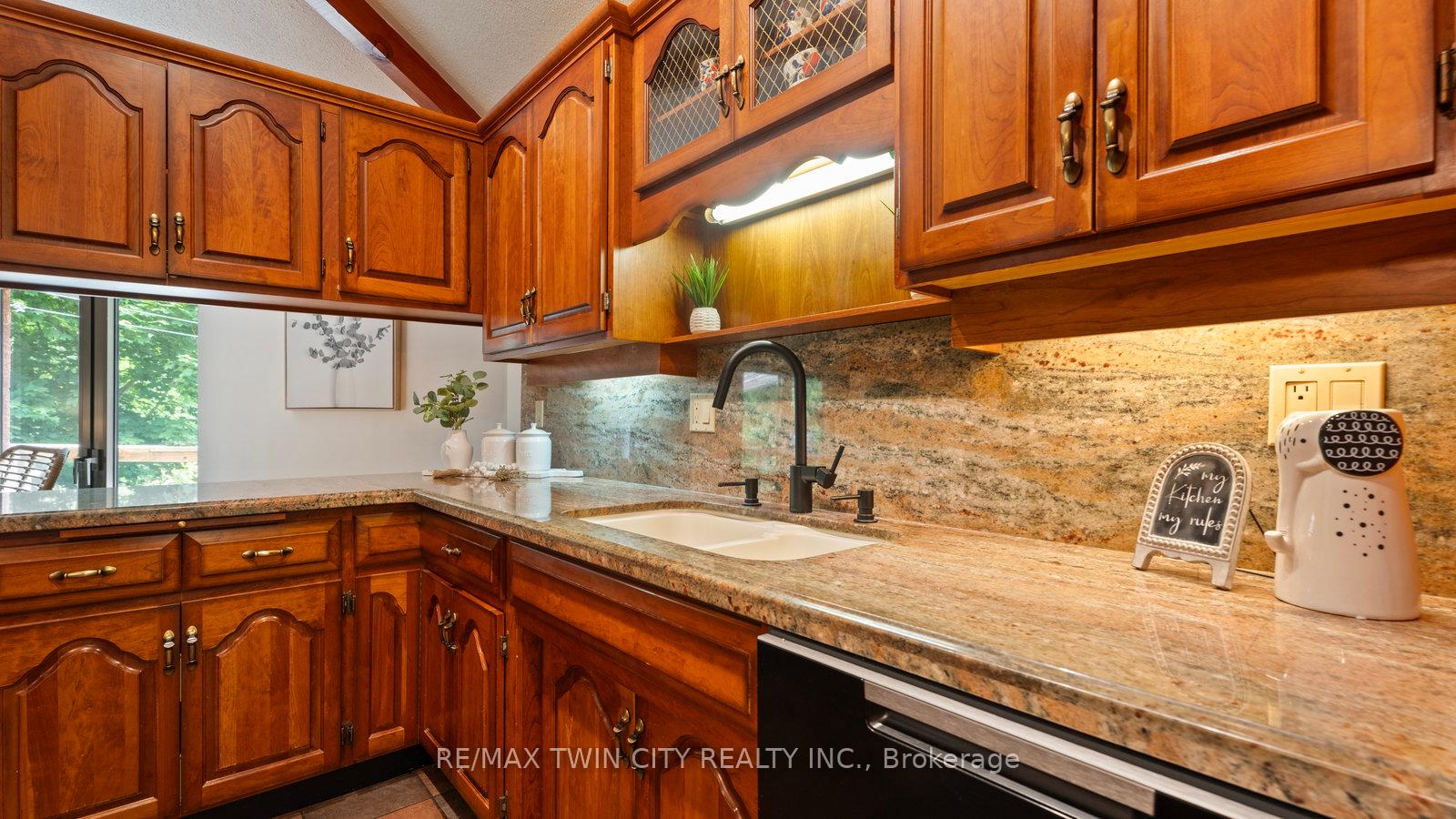 Photo 8 of 520 Blue Lake Road, Brant, South Dumfries — HOMEH