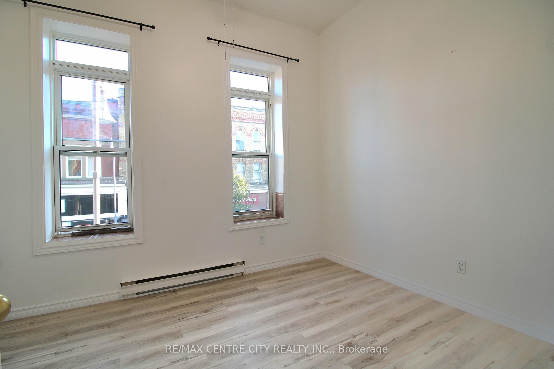 Photo 3 of Unit 4, 383 Talbot Street, St. Thomas — HOMEH