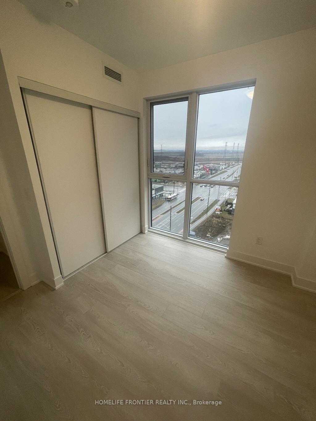 Photo 3 of Unit 1417, 2545 Simcoe Street N, Oshawa, Windfields — HOMEH