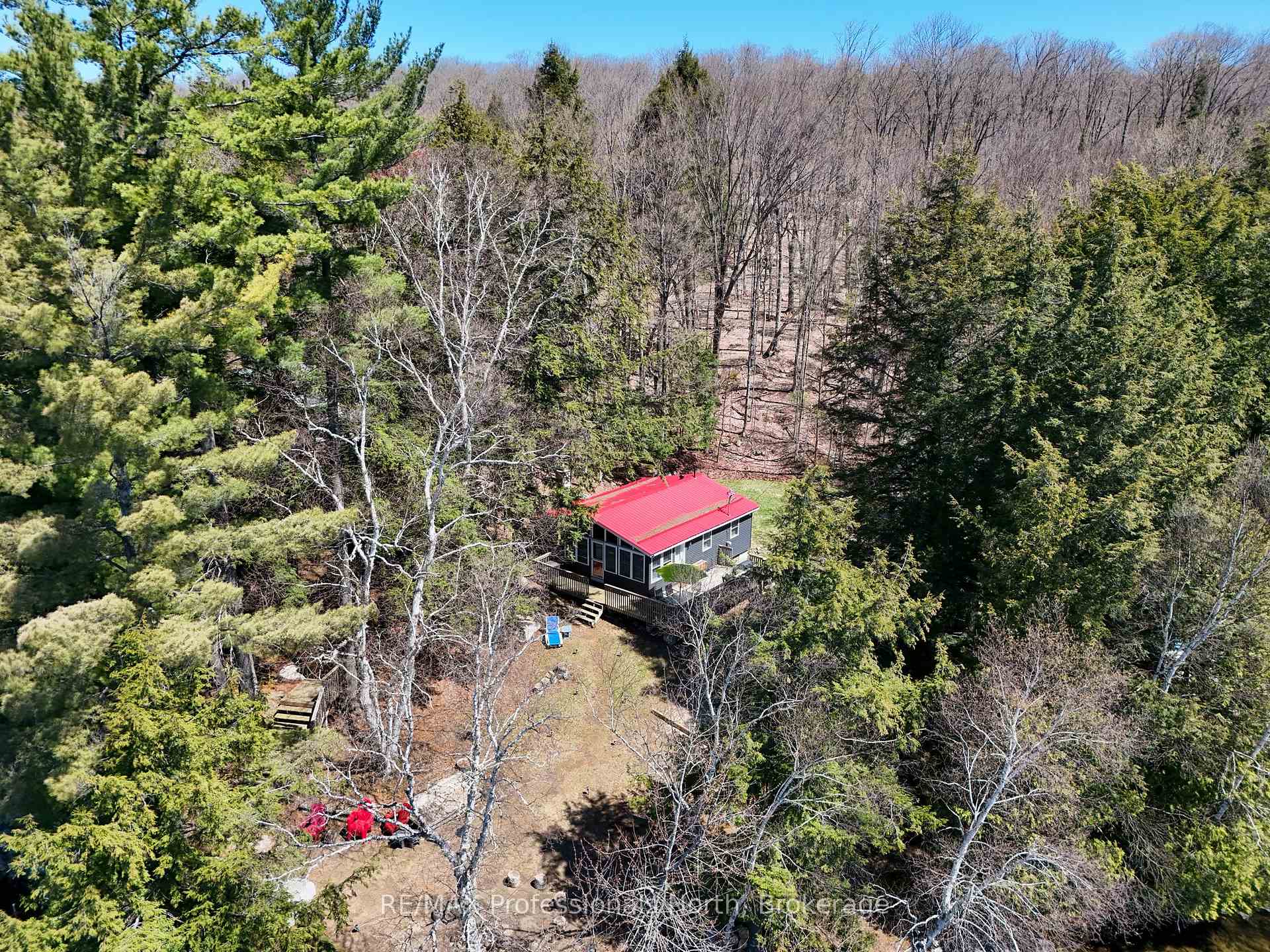 Photo 9 of 636 Skyline Drive, Burk's Falls — HOMEH