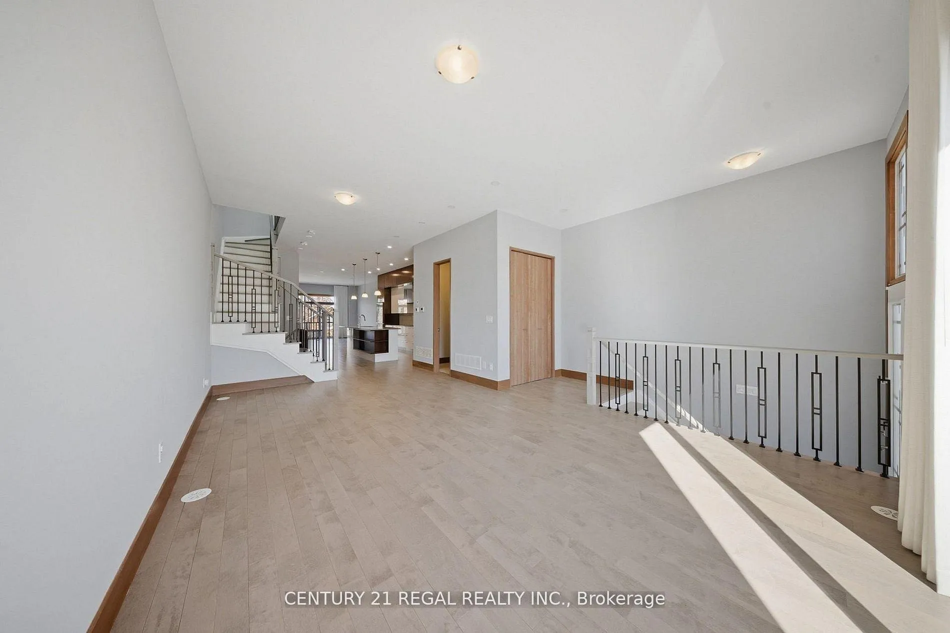 Photo 5 of 28A Twenty First Street, Etobicoke, Long Branch — HOMEH