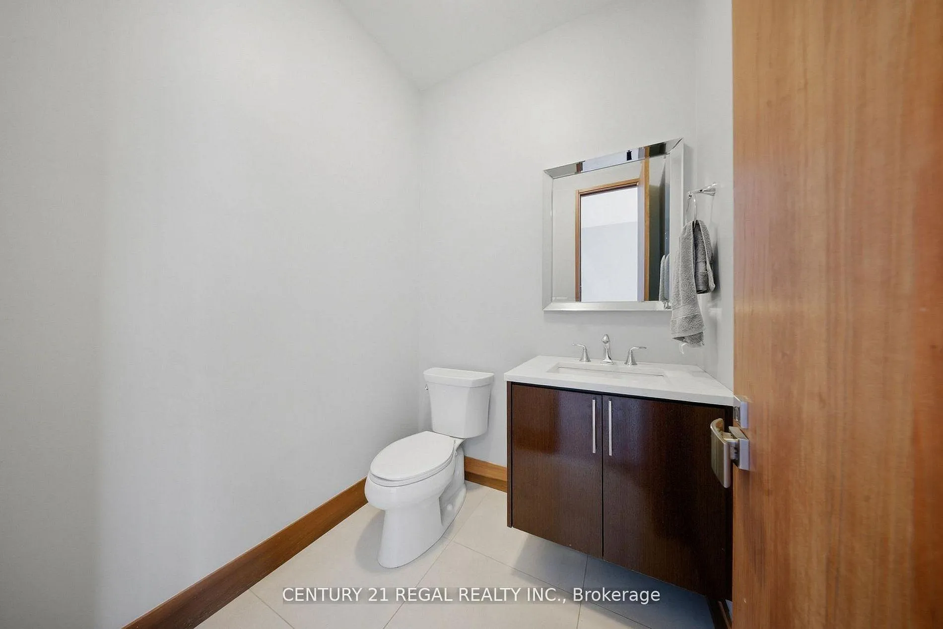 Photo 6 of 28A Twenty First Street, Etobicoke, Long Branch — HOMEH