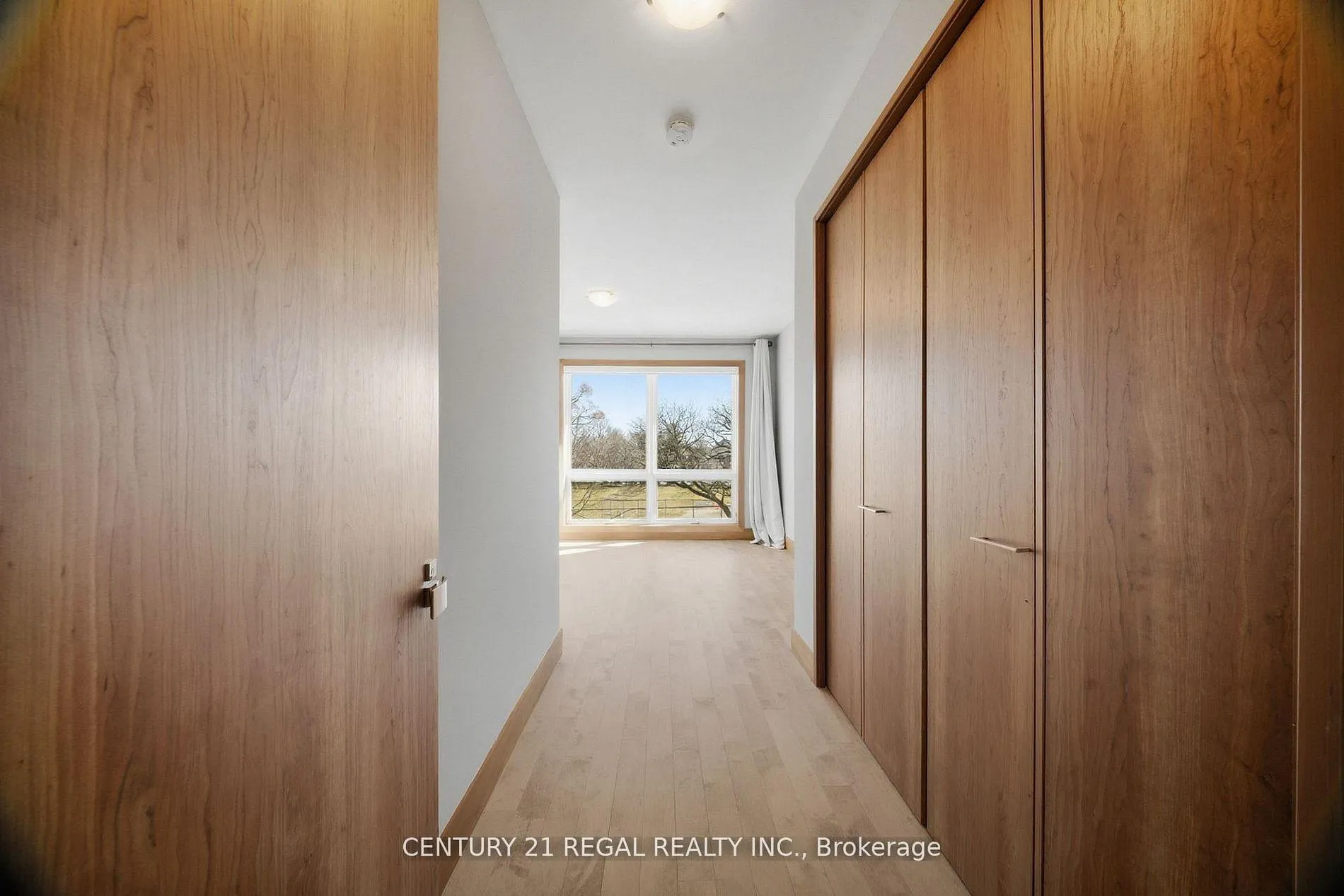 Photo 17 of 28A Twenty First Street, Etobicoke, Long Branch — HOMEH