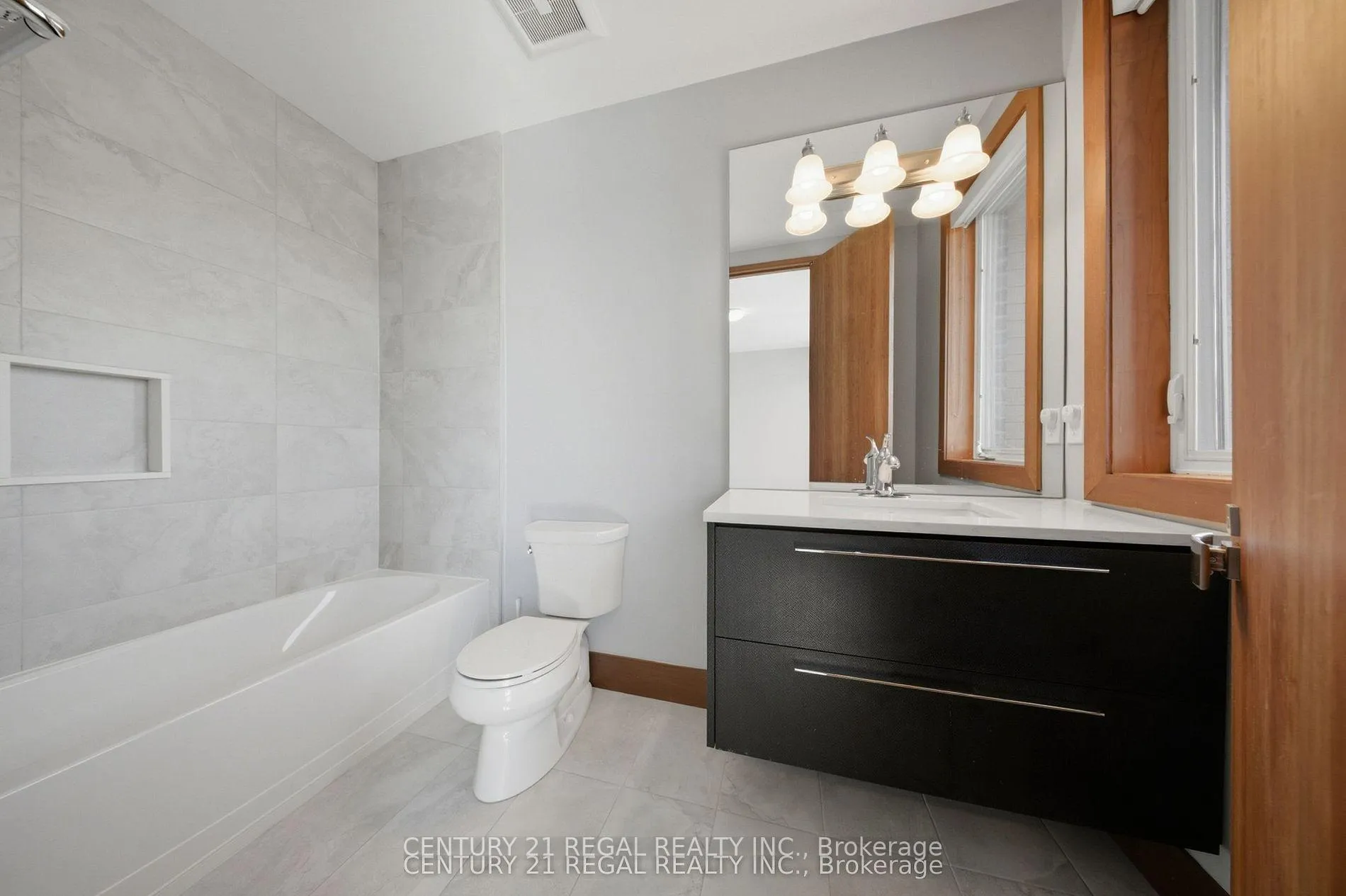 Photo 19 of 28A Twenty First Street, Etobicoke, Long Branch — HOMEH